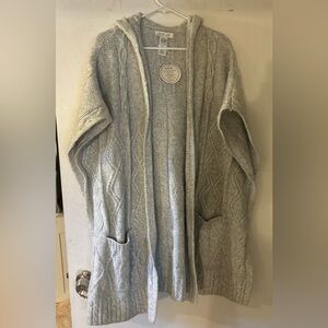 Poncho/ cardigan sweater